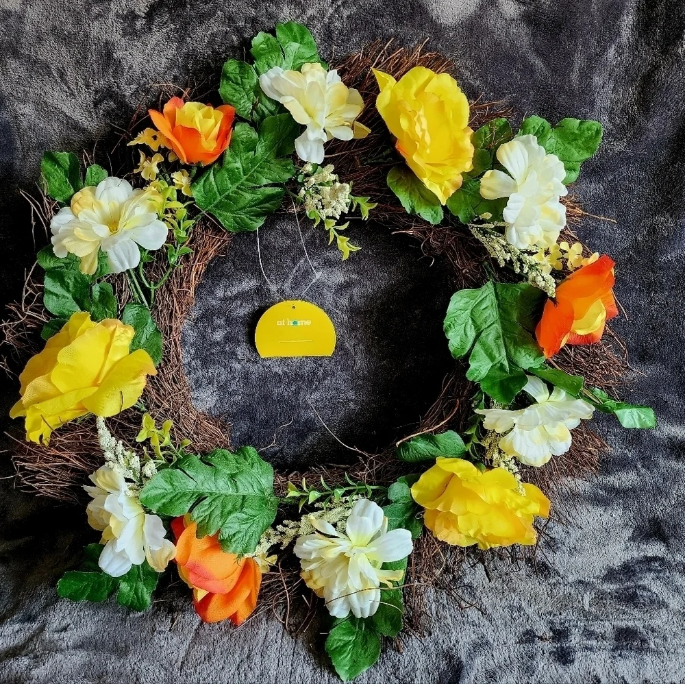 NWT spring summer blooming floral Rose Daisy Greenery leaves door wreath